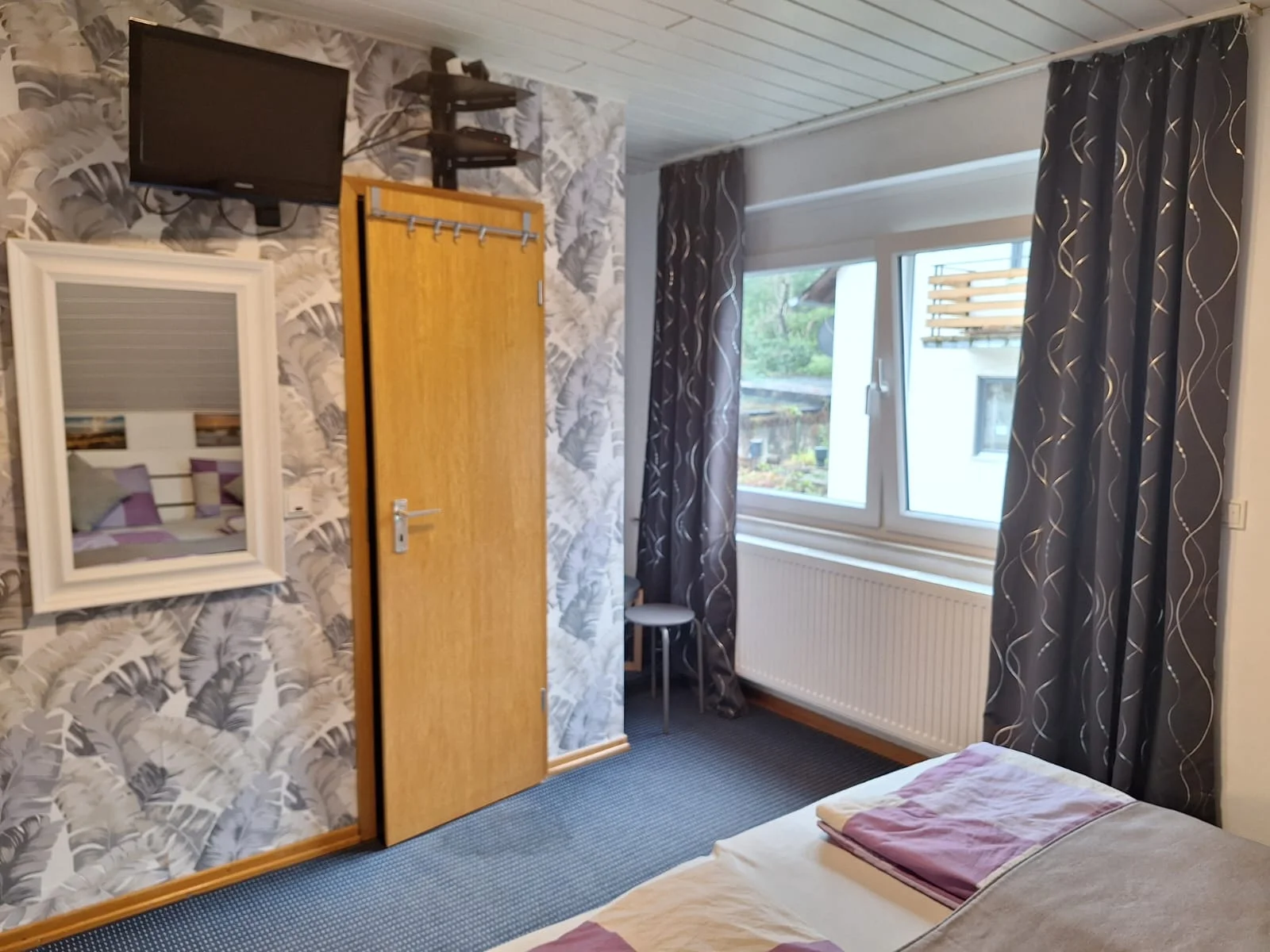 Gästehaus Barbara - Riesling, Schlafzimmer mit Fernseher